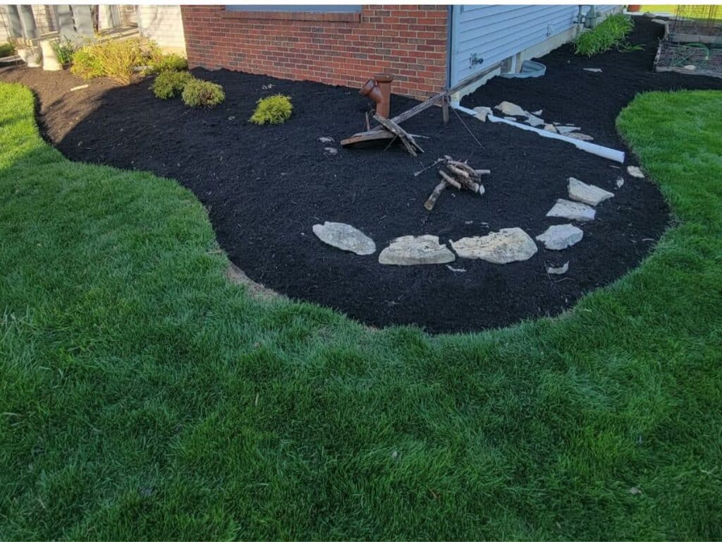 Residential landscape cleanup by Rendon Landscaping